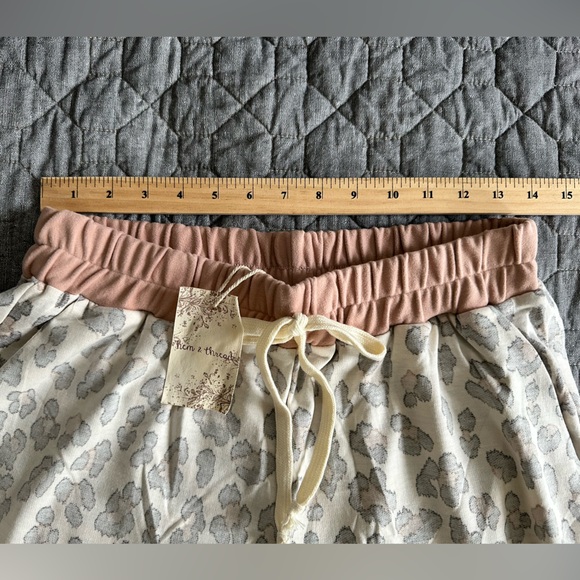 NWT Hem & Thread subtle leopard print joggers / lightweight sweatpants - size XL - Picture 6 of 9